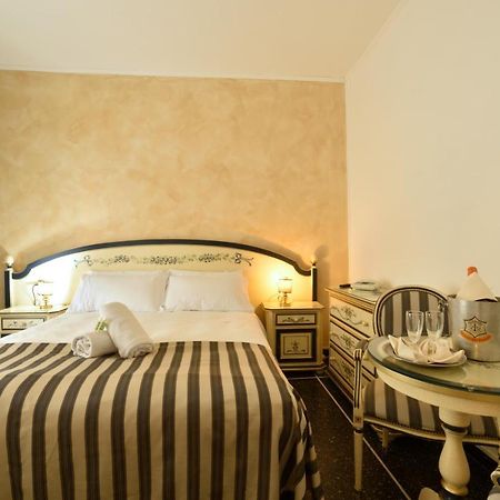 Hotel Morchio Mhotelsgroup ดิอาโนมารีนา ภายนอก รูปภาพ