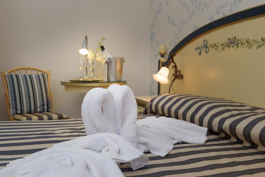 Hotel Morchio Mhotelsgroup ดิอาโนมารีนา ภายนอก รูปภาพ